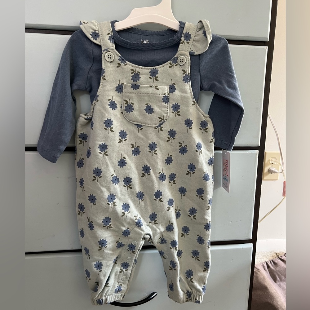 Baby girl Carters overall and shirt set- size 3M